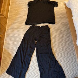 Lunya Washable Silk Tee Pant Set